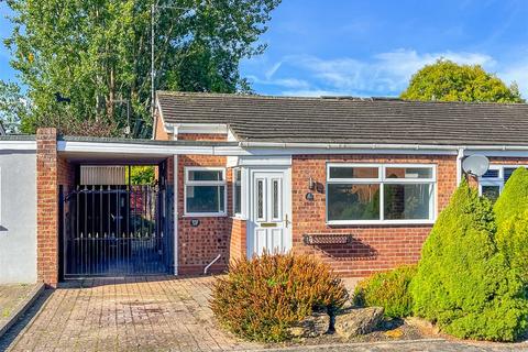 2 bedroom semi-detached bungalow for sale, Grassington Avenue, Warwick