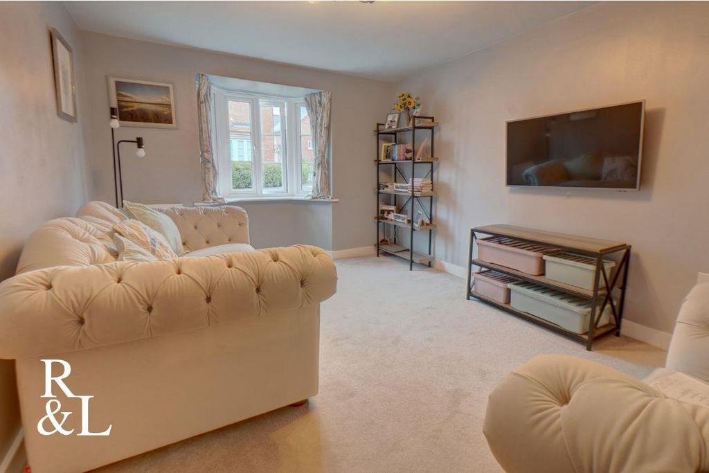 Living room 1.JPG