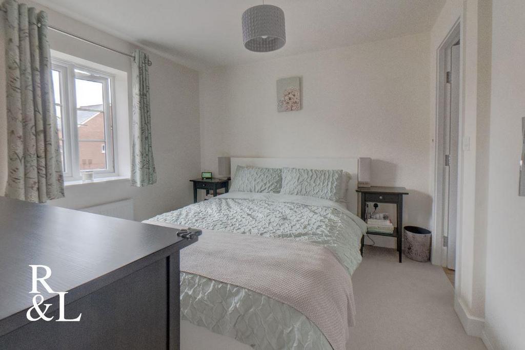 Main bedroom 1.JPG