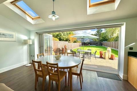 32 Cambridge Avenue, Solihull, B91 1QE