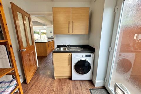 32 Cambridge Avenue, Solihull, B91 1QE