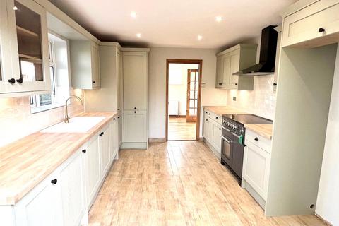 4 bedroom semi-detached house for sale, Beach Court, Great Wakering, Essex, SS3