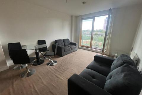 2 bedroom apartment to rent, Vallea Court, Red Bank, Manchester