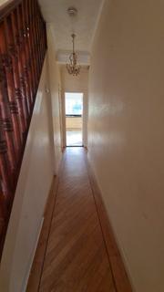 3 bedroom terraced house to rent, Romford RM6