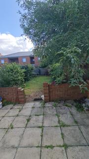 3 bedroom terraced house to rent, Romford RM6