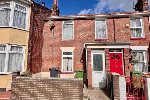 2 bedroom terraced house for sale, Queens Road, Great Yarmouth