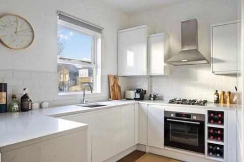 2 bedroom apartment to rent, Geraldine Road, London, SW18