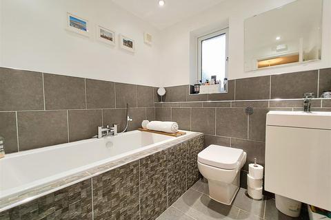 56 Benedon Road, Sheldon, Birmingham, B26 2NJ