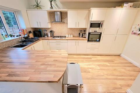 56 Benedon Road, Sheldon, Birmingham, B26 2NJ