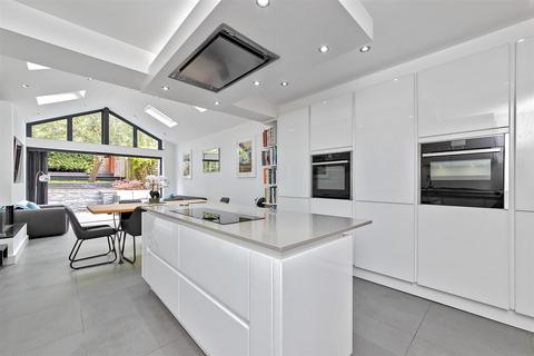 4 bedroom detached house for sale, Belmont Hill, St. Albans