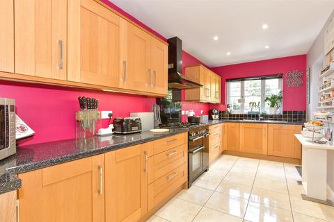 4 bedroom detached house for sale, Wheler Court, Faversham, Kent