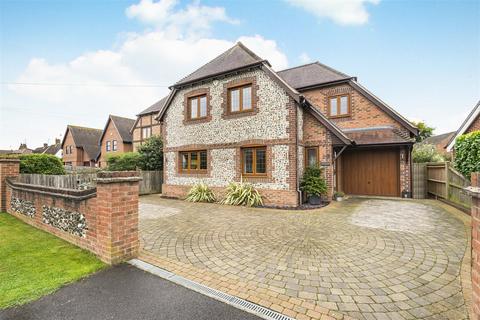 4 bedroom detached house for sale, Woods Road, Caversham