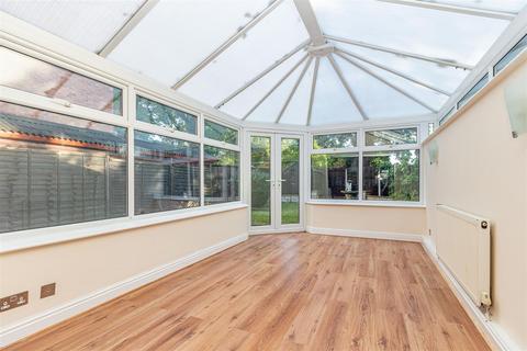 24 Jacomb Close, Lower Broadheath, Worcester, WR2 6SQ