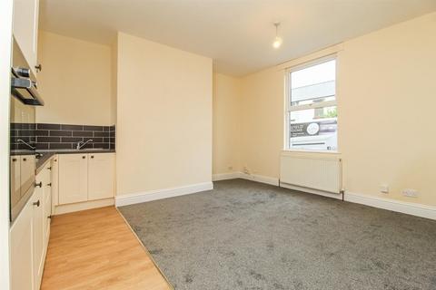 2 bedroom terraced house for sale, Wakefield Road, Ossett WF5