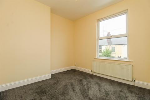 2 bedroom terraced house for sale, Wakefield Road, Ossett WF5