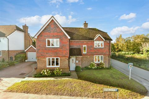 5 bedroom detached house for sale, Auger Close, Hartlip, Sittingbourne, Kent