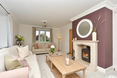 1 Auger Close, Hartlip, Sittingbourne, ME9 7BS