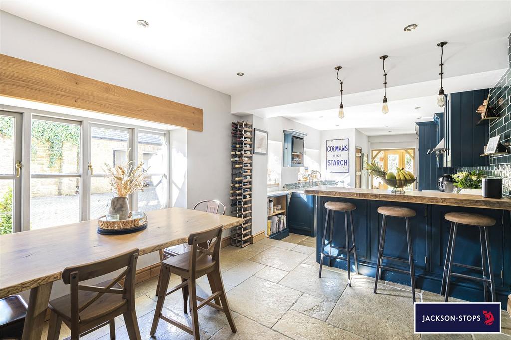 Kitchen/Dining