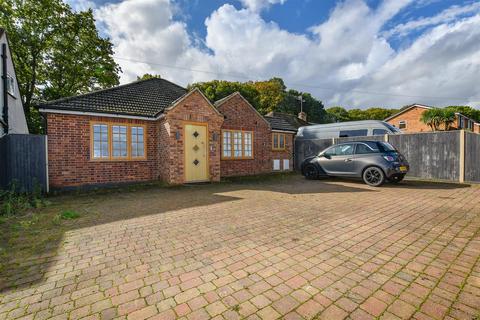 3 bedroom detached bungalow for sale, Ringway Road, Park Street, St. Albans