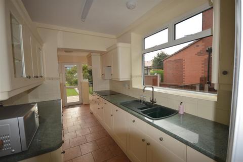 3 bedroom semi-detached house to rent, Abbey Road, Sandbach