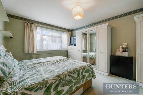 19 Bisley Close, Worcester Park, KT4 8PN