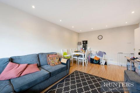 2 bedroom maisonette for sale, Bisley Close, Worcester Park