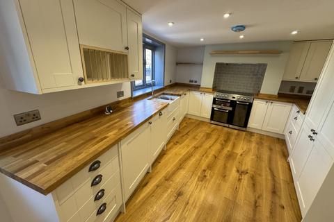 undefined, Thoroughfare, Woodbridge, IP12