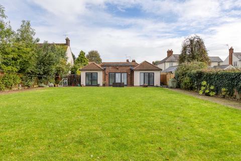 4 bedroom bungalow for sale, Fairview Road, Stevenage, Hertfordshire, SG1