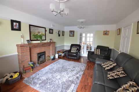 4 bedroom detached house for sale, Mayern Close, Leominster