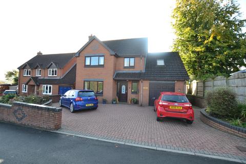 4 bedroom detached house for sale, Mayern Close, Leominster