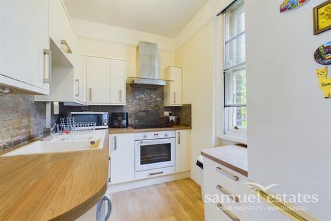 3 bedroom flat to rent, Talgarth Road, London, W14