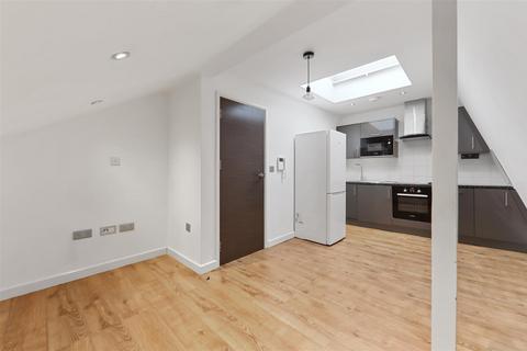 1 bedroom flat to rent, Putney High Street, London