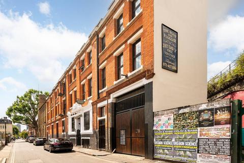 Flat 5, Triangle Court, 10 Redcross Way, London, SE1 1TA