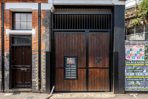 Flat 5, Triangle Court, 10 Redcross Way, London, SE1 1TA