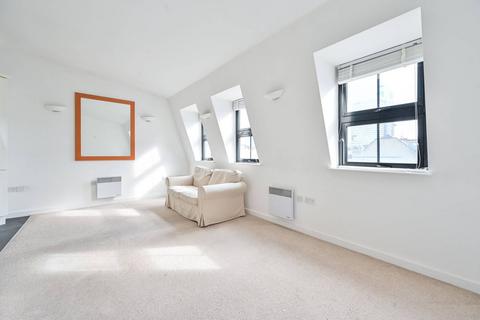 Flat 5, Triangle Court, 10 Redcross Way, London, SE1 1TA
