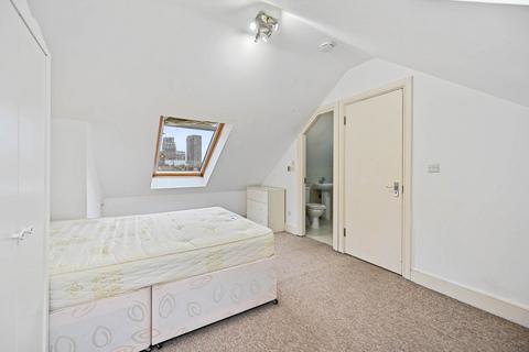 3 bedroom flat to rent, Cloister Road, Acton, London W3 0DF