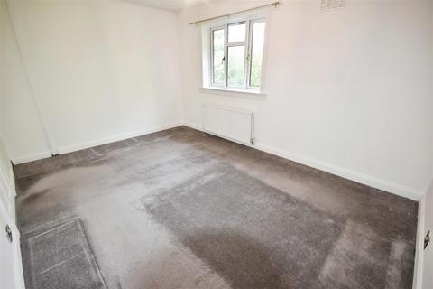 3 bedroom flat to rent, Ferclay Street, Clydebank G81