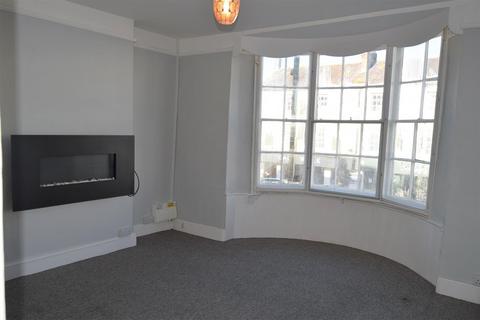 2 bedroom apartment to rent, Honiton High Street