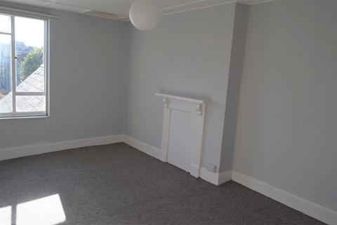 2 bedroom apartment to rent, Honiton High Street