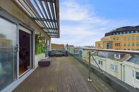 2 bedroom flat for sale, Queens Road, Brighton, BN1 3WB