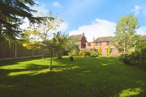 4 bedroom detached house for sale, Hazel Drive, Walton, Chesterfield, S40 3EN