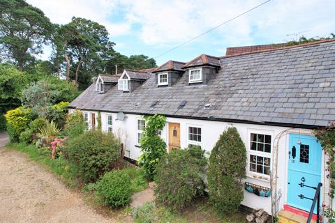 2 Heath Close, Farnham, GU9 0PS