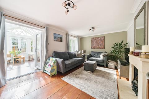 11 Coppice Place, Wormley, Godalming, GU8 5TY