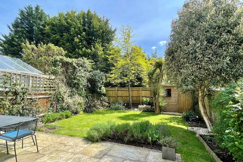 11 Coppice Place, Wormley, Godalming, GU8 5TY