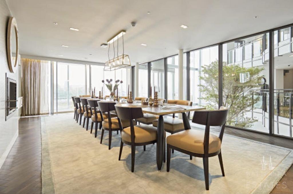 9.a Dining room for hire.jpg