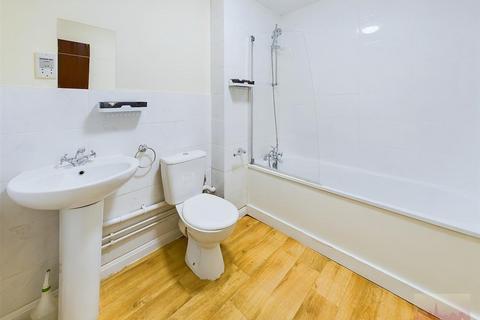 1 bedroom flat to rent, Chiltern Court, Buckingham Road, Harrow