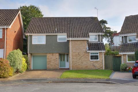 18 Ashley Meadows, Romsey, SO51 7LT