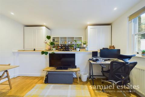 Flat 4, 30 Vant Road, Tooting, London, SW17 8TJ