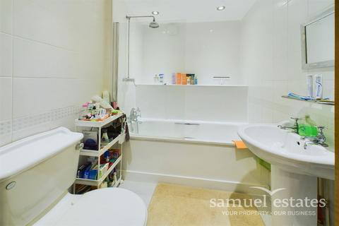 Flat 4, 30 Vant Road, Tooting, London, SW17 8TJ