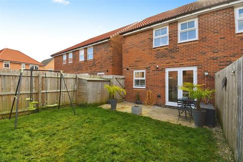 3 bedroom semi-detached house for sale, Waudby Close, Hessle